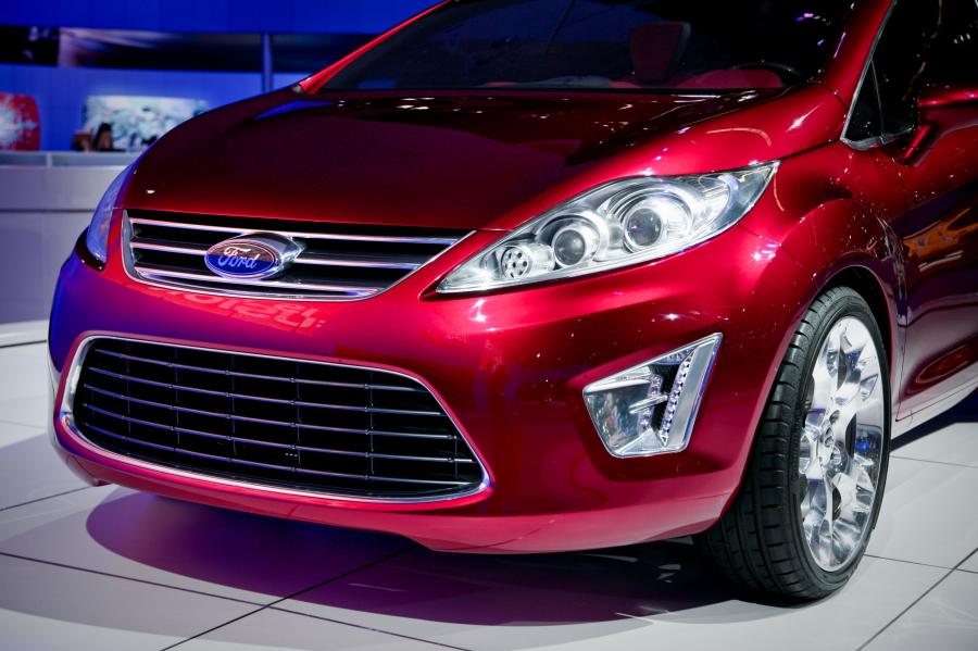  Ford Fiesta Sedan 2009 года  (фото 2 из 12)